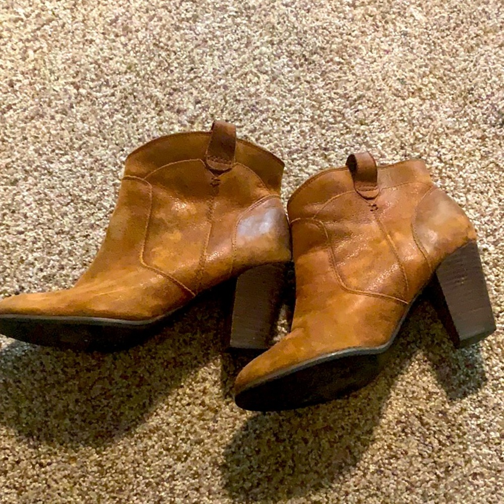 San Eldelman wedge boots